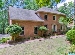 917 Tall Pines Ln, Birmingham, AL 35244