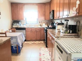 2169B N Central Rd, Fort Lee, NJ 07024