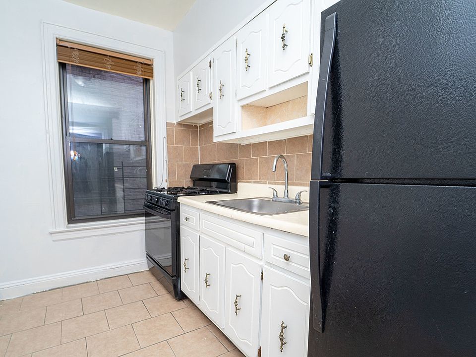 1st image of 25-26 42nd St #D2