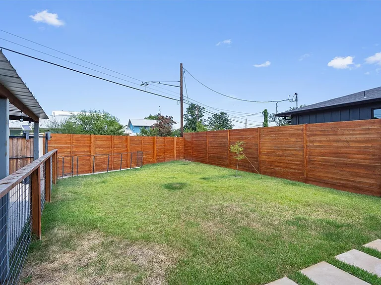1147 Webberville Rd — Photo 26
