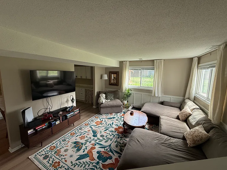 12916 Pilgrim Ln N #12916 — Photo 2