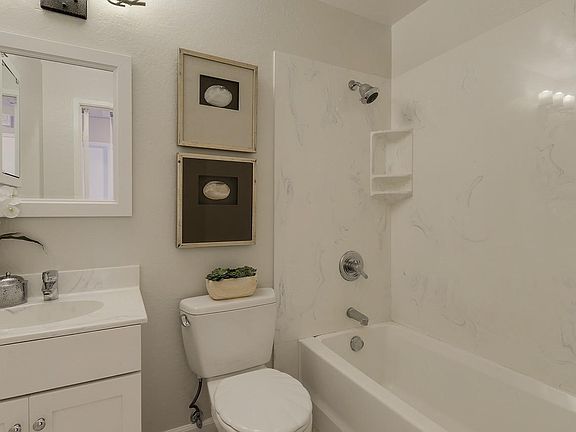 2nd image of 371 N 1st St