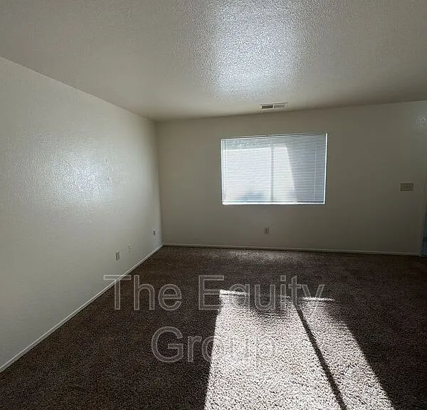 1577 E Cross Ave — Photo 3