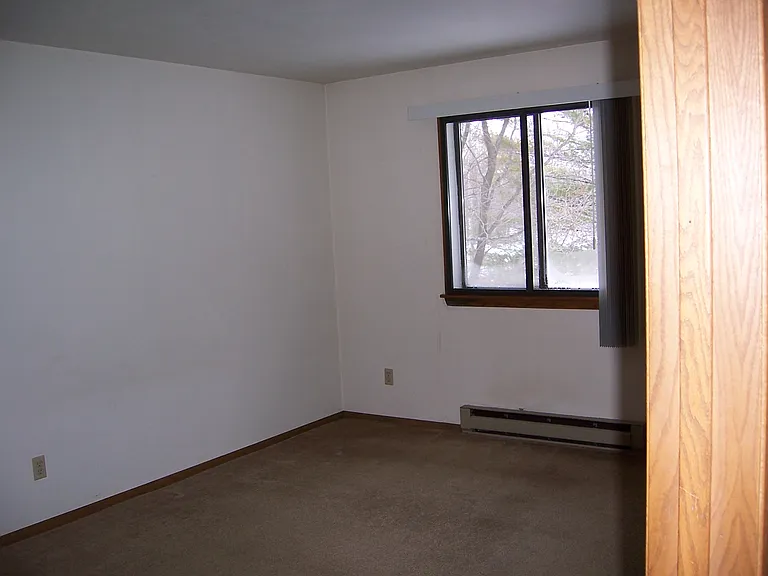 Green Lake Apartments — Photo 9