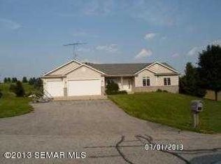 8562 Ridge Crest Dr NW, Rochester, MN 55901