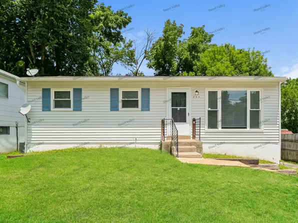 205 Flora Dr, Saint Louis, MO 63135