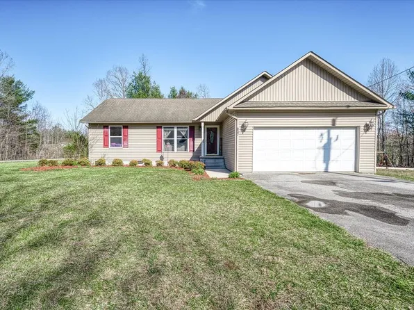 837 Arapaho Dr, Crossville, TN 38572