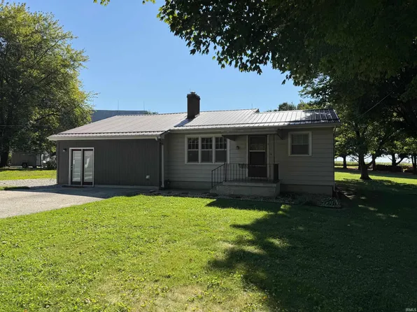 6 S Schroeder St, Edwardsport, IN 47528