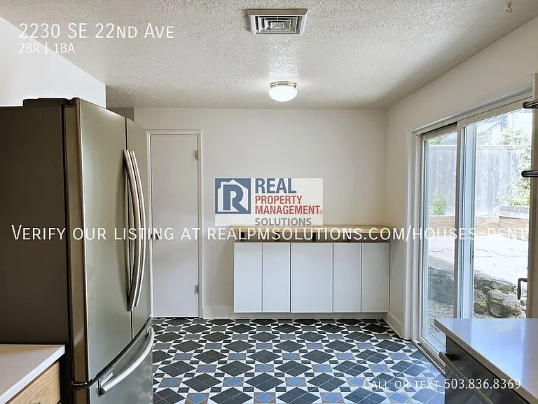 2230 SE 22nd Ave — Photo 12