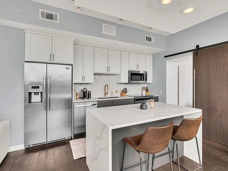 1212 Laurel St #1303 — Photo 11