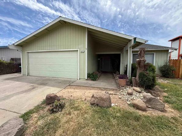 8620 Tiogawoods Dr, Sacramento, CA 95828