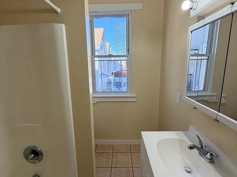 33 Dickerman St #D — Photo 11