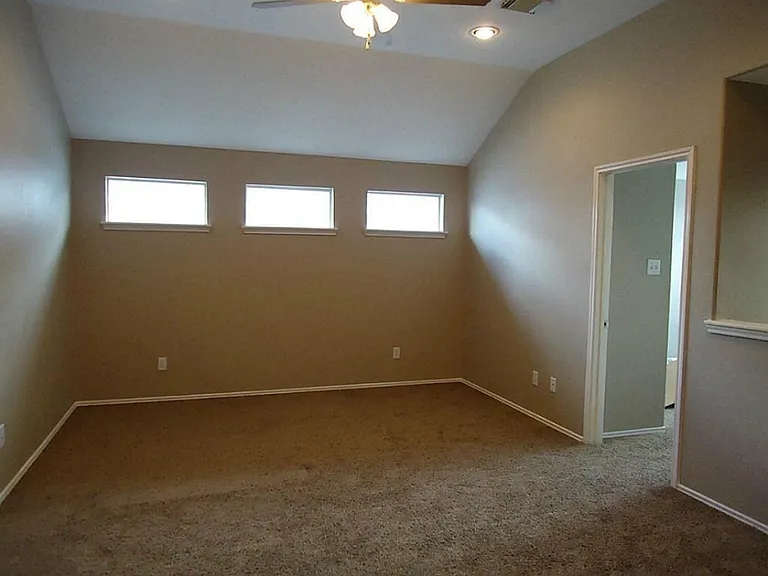 11047 Knobbley Oak Ct — Photo 16