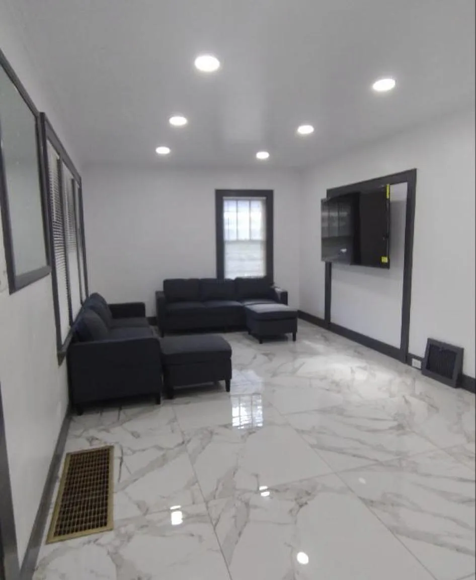 4 bed, 1310 sqft, $3,200 — Photo 3