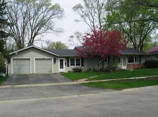 274 Saint Marys Pkwy, Buffalo Grove, IL 60089