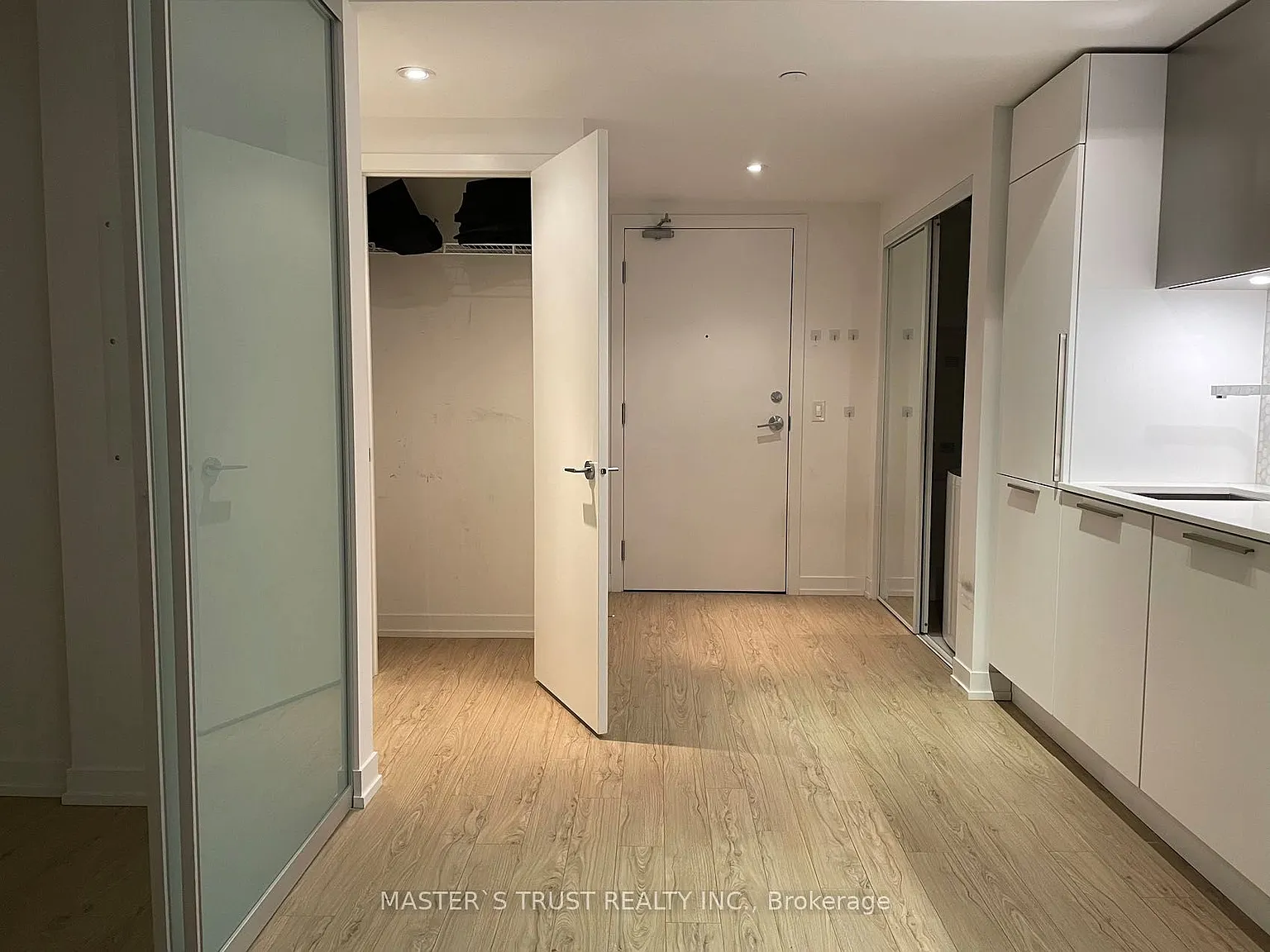 2 bed, $2,450 — Photo 2