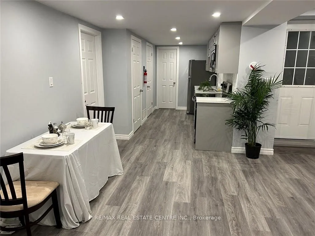2 bed, $1,899 — Photo 3