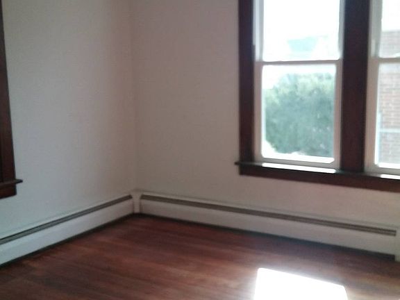 3rd image of 1411 Tennessee St