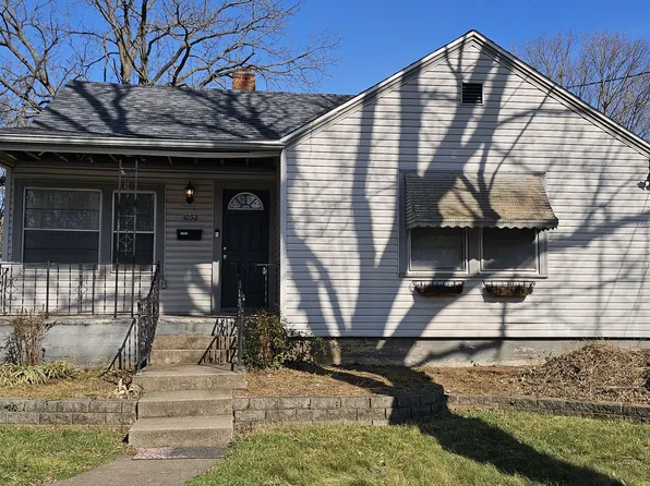 1052 S Thelma Ave, Springfield, MO 65807