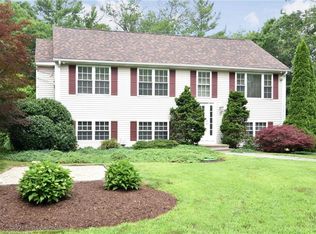 93 Cedar Grove Dr, Exeter, RI 02822