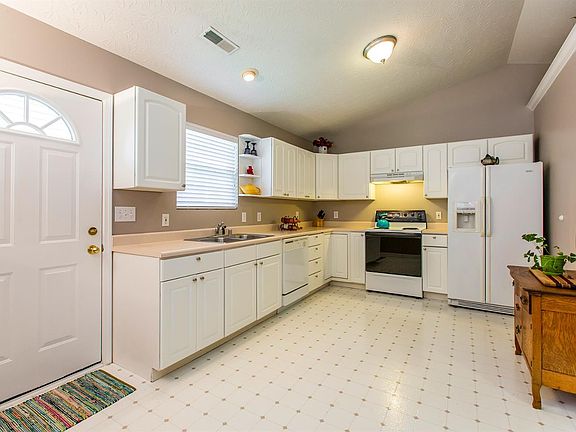 5th image of 2732 Whiteberry Dr