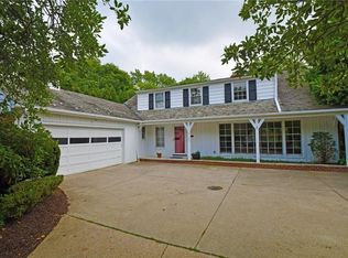 21346 S Woodland Rd, Shaker Heights, OH 44122