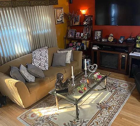 5th image of 676 Belmont Ave