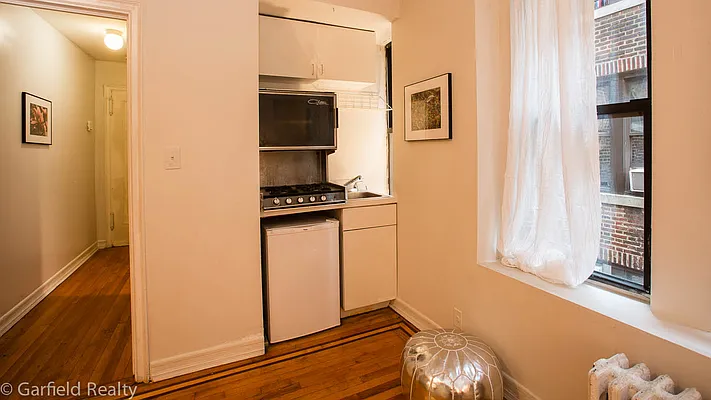 Sold by Garfield Realty  | media 32