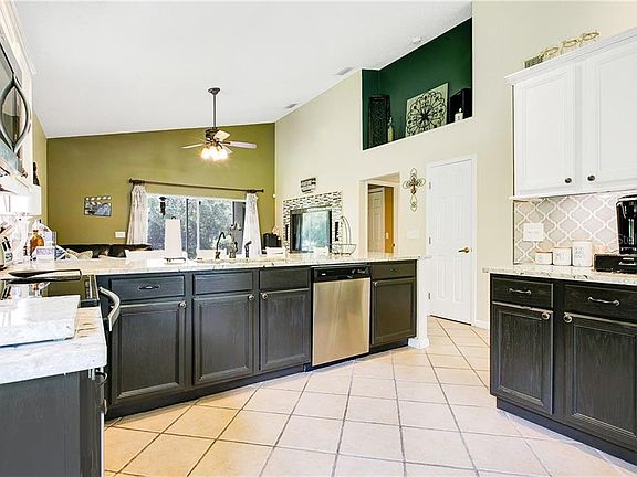 3rd image of 429 Lexingdale Dr