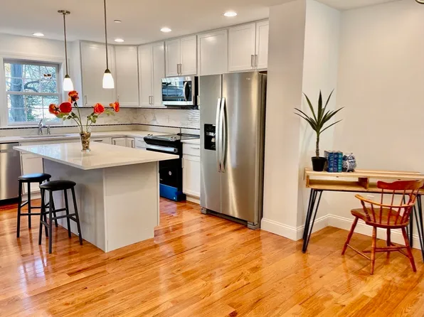 215 High St #21, Taunton, MA 02780