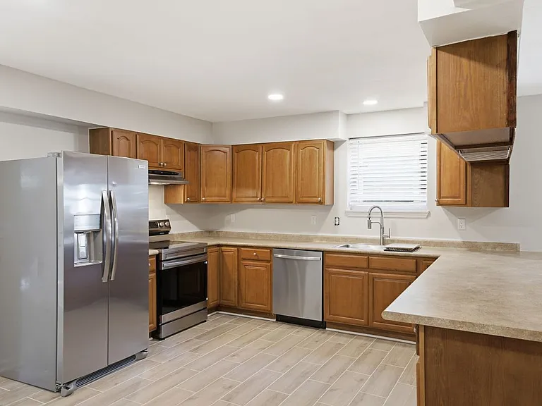 6182 Milne Blvd — Photo 4