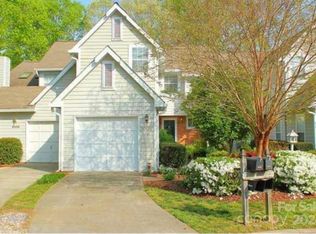 9004 Saint Thomas Ln, Charlotte, NC 28277