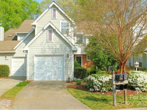 9004 Saint Thomas Ln, Charlotte, NC 28277