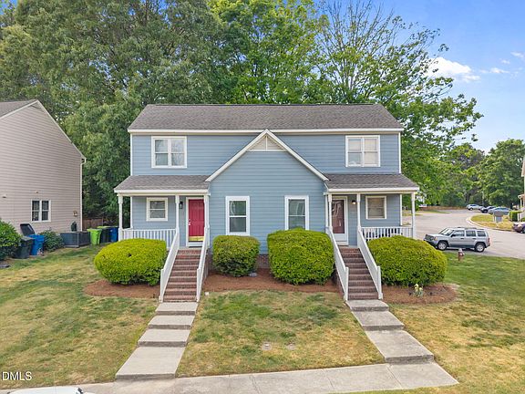 5th image of 1627 Oakland Hills Way