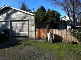 204 W 2nd St, Phoenix, OR 97535