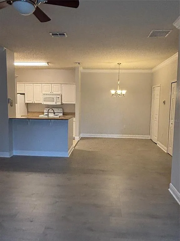 1 bed, 1.0 bath, 942 sqft, $1,650 — Photo 3