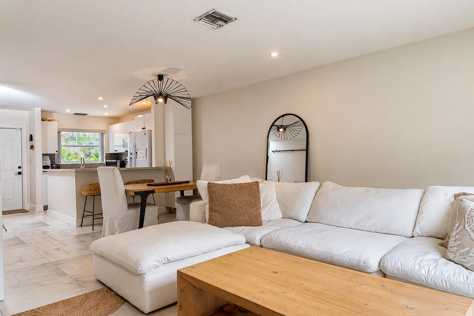 2 bed, 1.5 bath, 1024 sqft, $2,650 — Photo 4