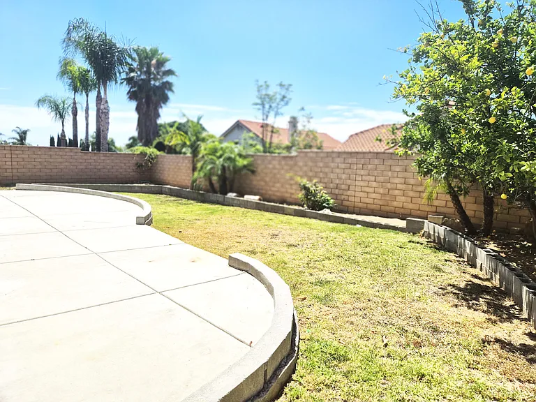 9985 Orange St — Photo 16
