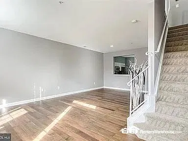 Available Now - Piney Orchard - 3 Br, 2.5 Bath Home With Deck — Photo 4