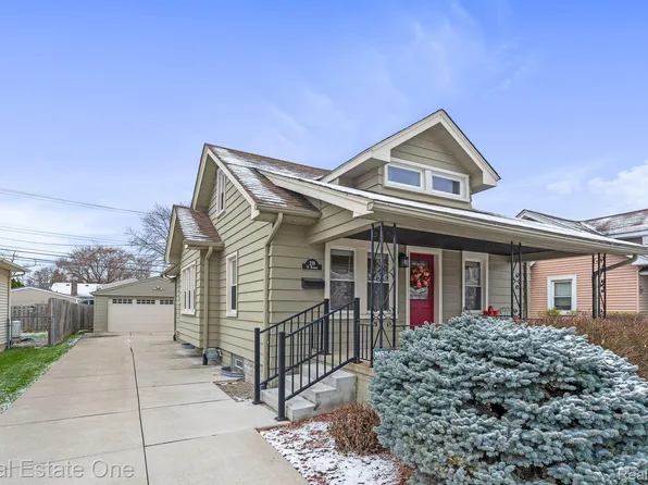 219 N Bywood Ave, Clawson, MI 48017