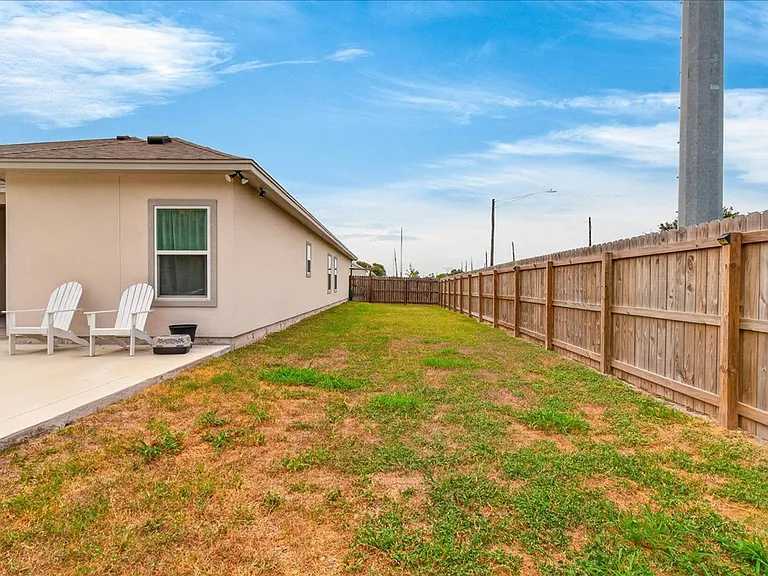 2445 Manuel Ln — Photo 52