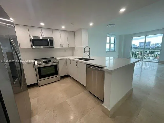 The Aston Condo — Photo 4
