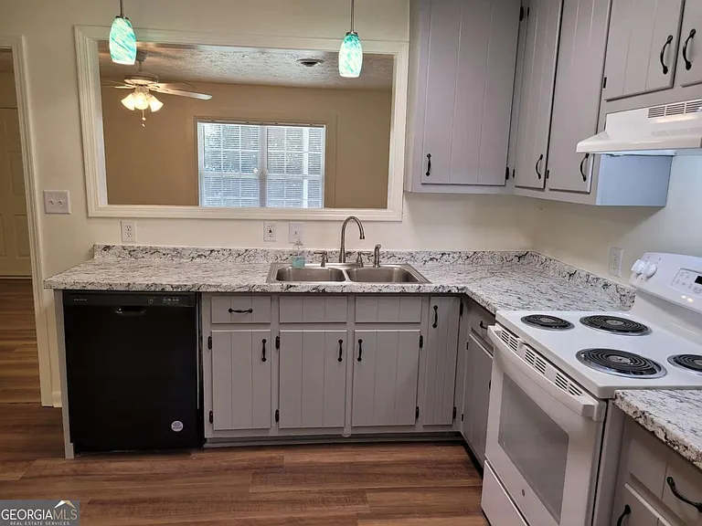 47 W New St #B — Photo 13