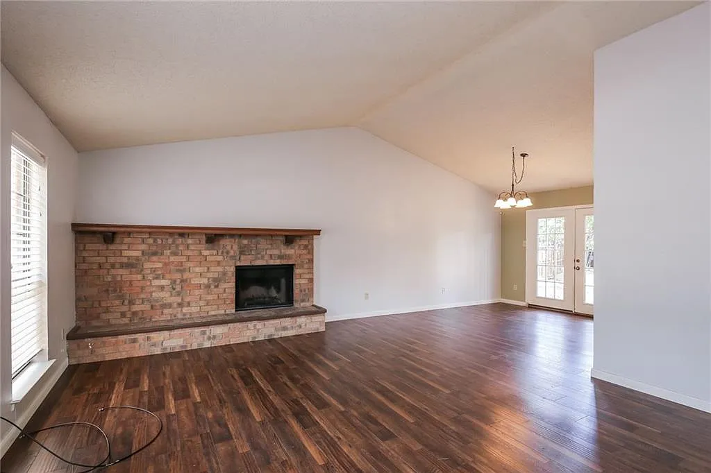 Building Photo - 1702 Acorn Dr