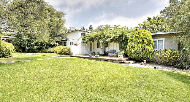 1st image of 410 Pimiento Ln