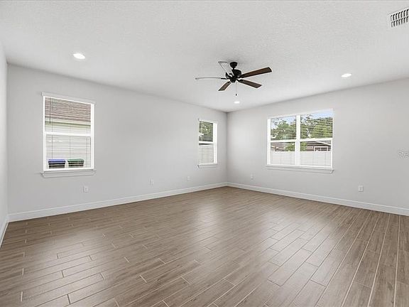4th image of 819 Lowood Ct