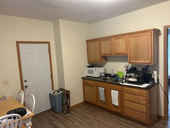 3rd image of 129 E Reed Ave