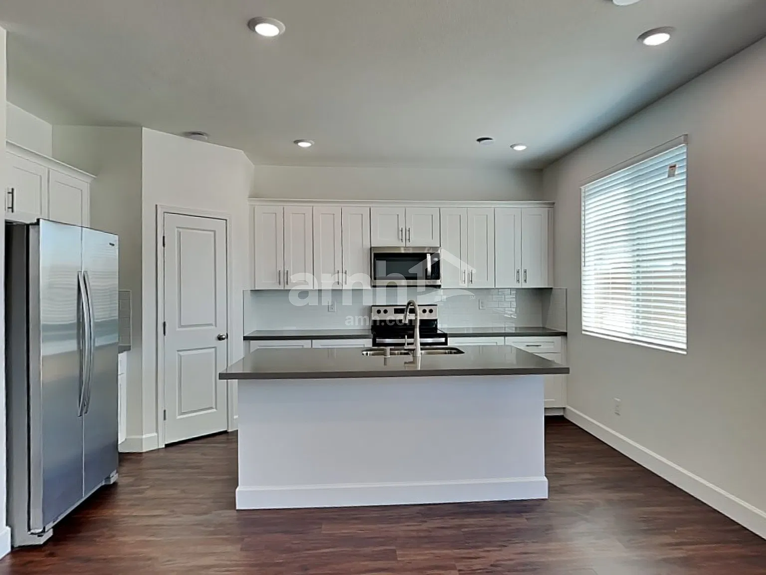 3 bed, 2.5 bath, 1845 sqft, $2,345 — Photo 4