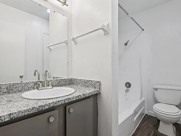 24-web-or-mls-6718 De Moss Dr Unit 256-S2102-010