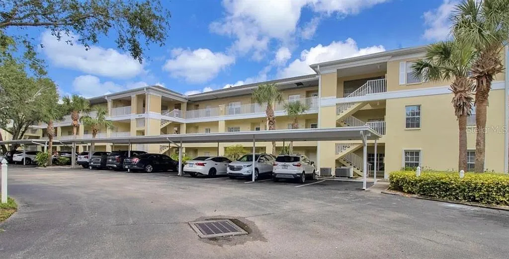 3 bed, 2.0 bath, 1207 sqft, $1,950 — Photo 1